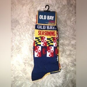 🦐🧅🧄OLD BAY Seasoning Blue and Yellow Crew Socks size Large NWT🧄🧅🦐